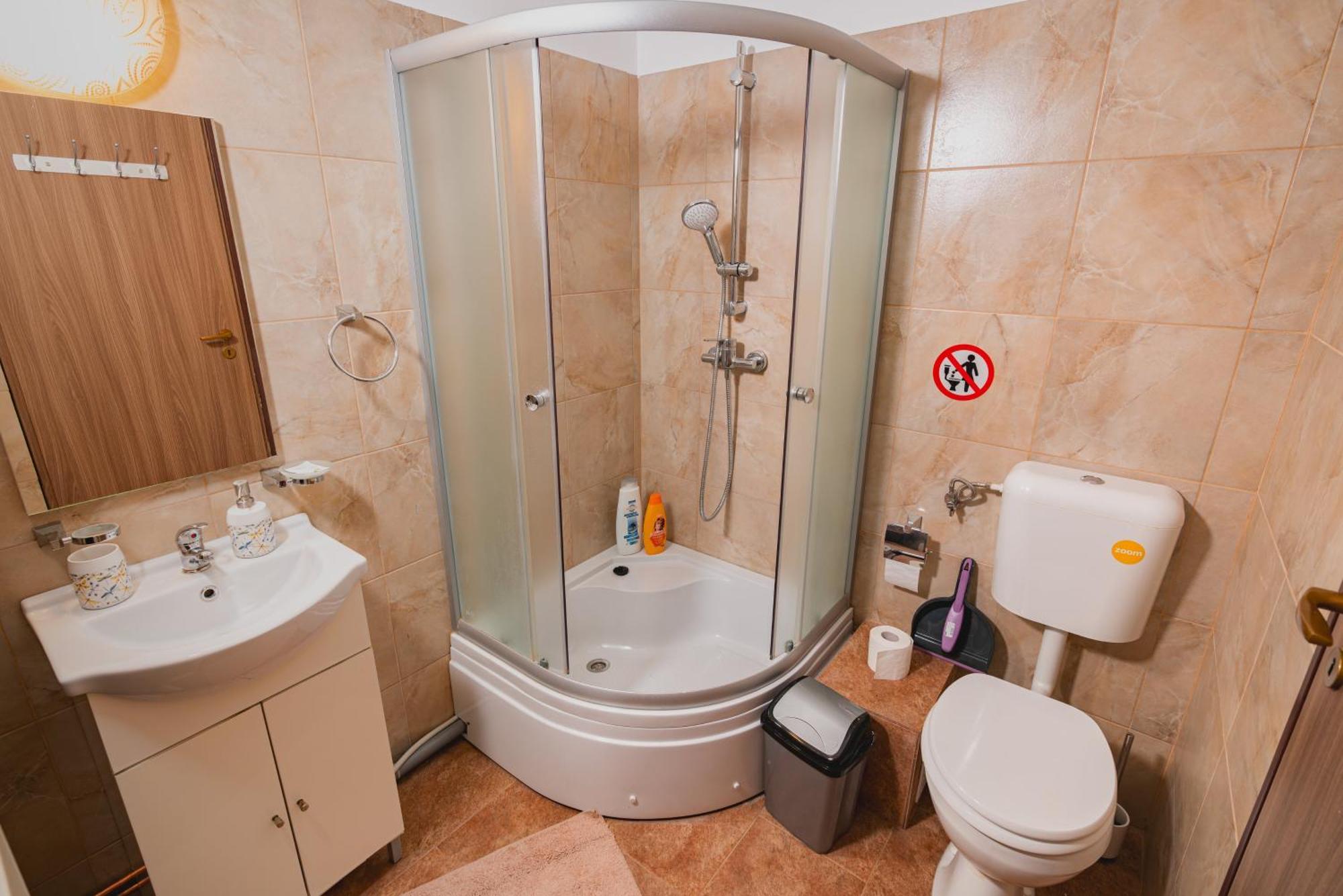 Pitstop Apartments Dumbravita  Экстерьер фото